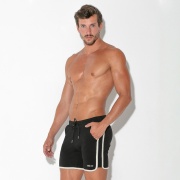 Focus short black