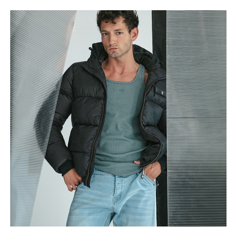 CODE 22 puffer jacket black